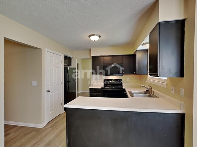 Photo - 8428 Stratford Ct