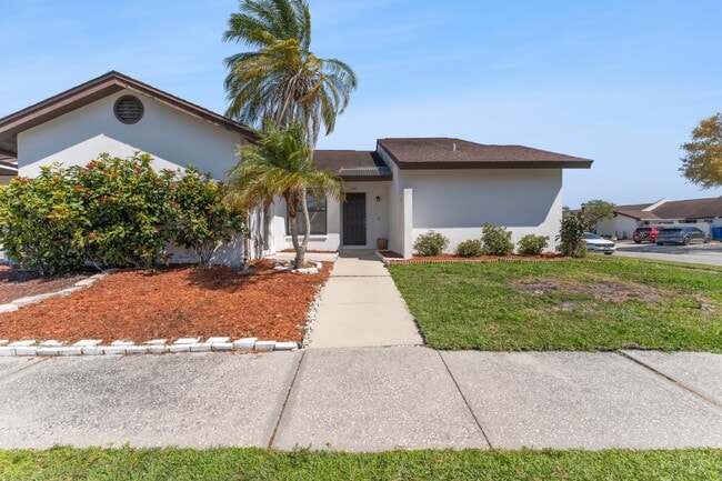 Building Photo - Super updated and gorgeous 3/2 villa!