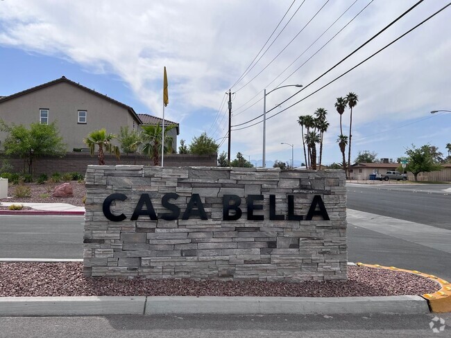 Building Photo - NEWER HOME 3 BEDROOM 2.5 BATH LOFT AND 2 C...