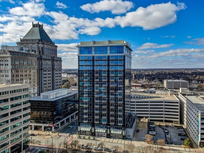 Building Photo - 201 N Elm St