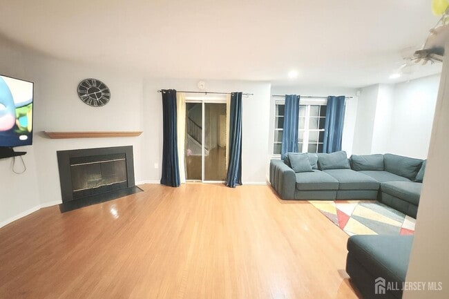 Photo - 44 Heather Ct