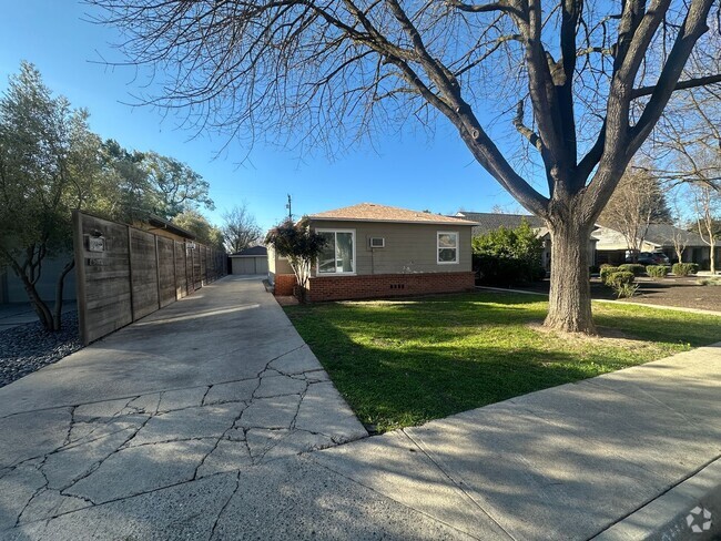 Building Photo - ENS102 Unit 1021 Rental