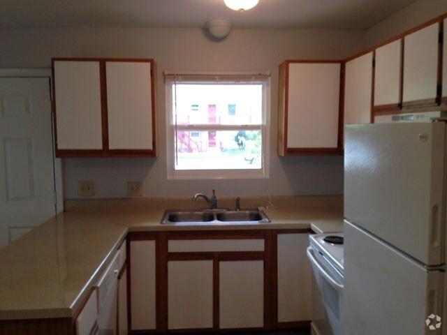 Kitchen - Ingram Woods Apartments