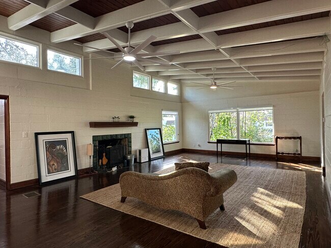 Photo - 693 Chestnut St