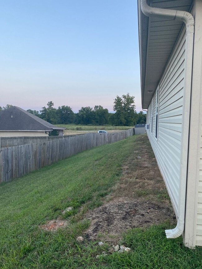 Photo - 3 bedroom 2 bath duplex with 2 Car Garage ...