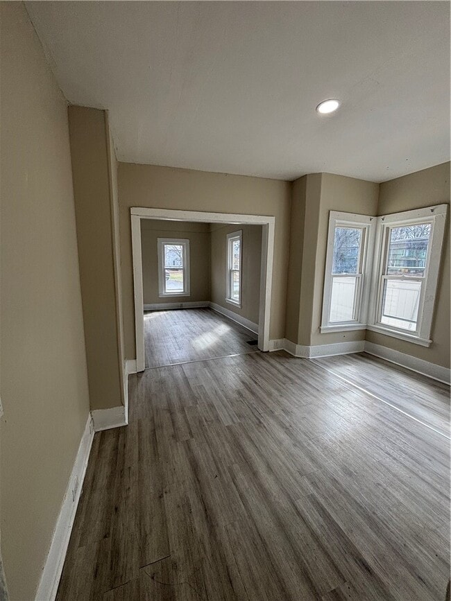 Photo - 373-375-375 Diven Ave