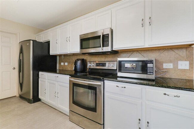 Photo - 13417 Pine Needle St