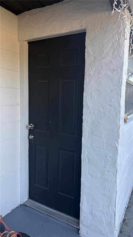 Photo - 1418 Queensway Rd