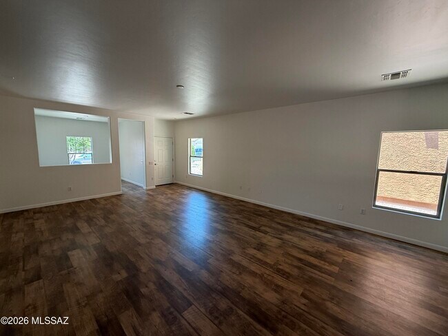 Photo - 880 West Calle Valenciana