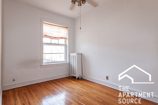 Building Photo - 5023 N Winchester Ave Unit 2 Rental