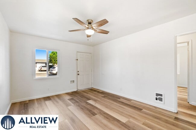 Photo - 452 S Shaffer St Unidad 454