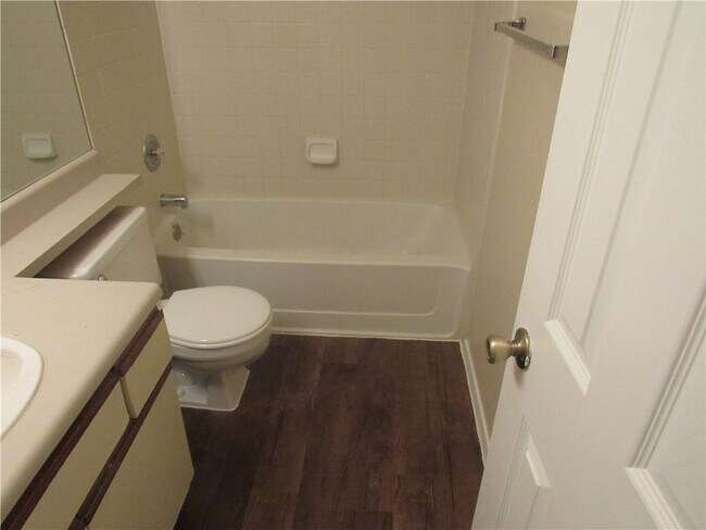 Photo - 2129 Andover Dr Unidad 2131