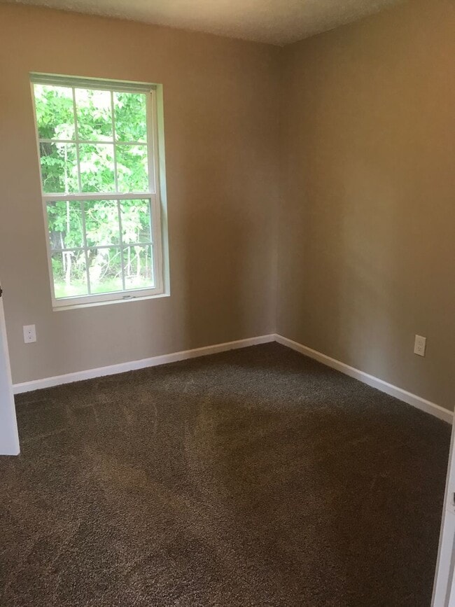 Photo - 3 Bedroom  2 Bathroom in White Pine