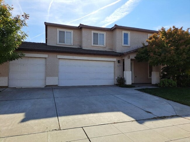 Photo - Beautiful 4 Bedroom House Ready To Call Home!