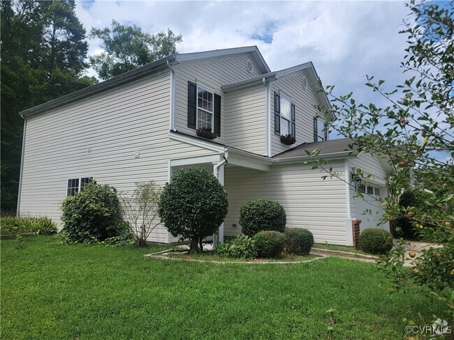 Building Photo - 7214 Vaden Dr Rental