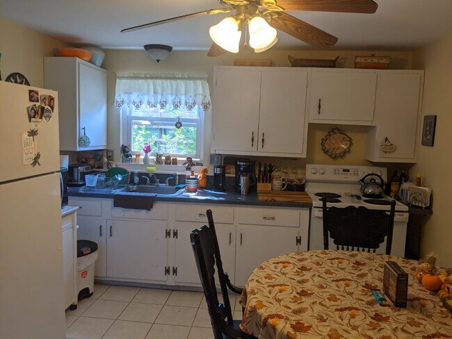 Photo - 7-11 Wilcox Ln