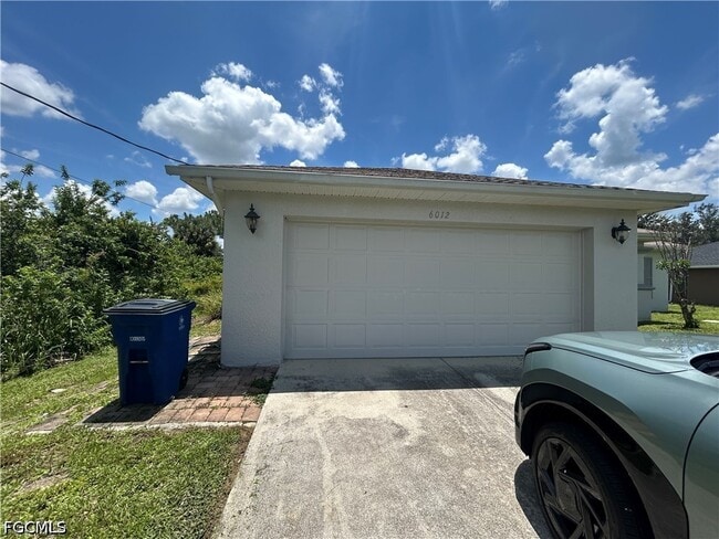 Building Photo - 6012 Thrush Ave