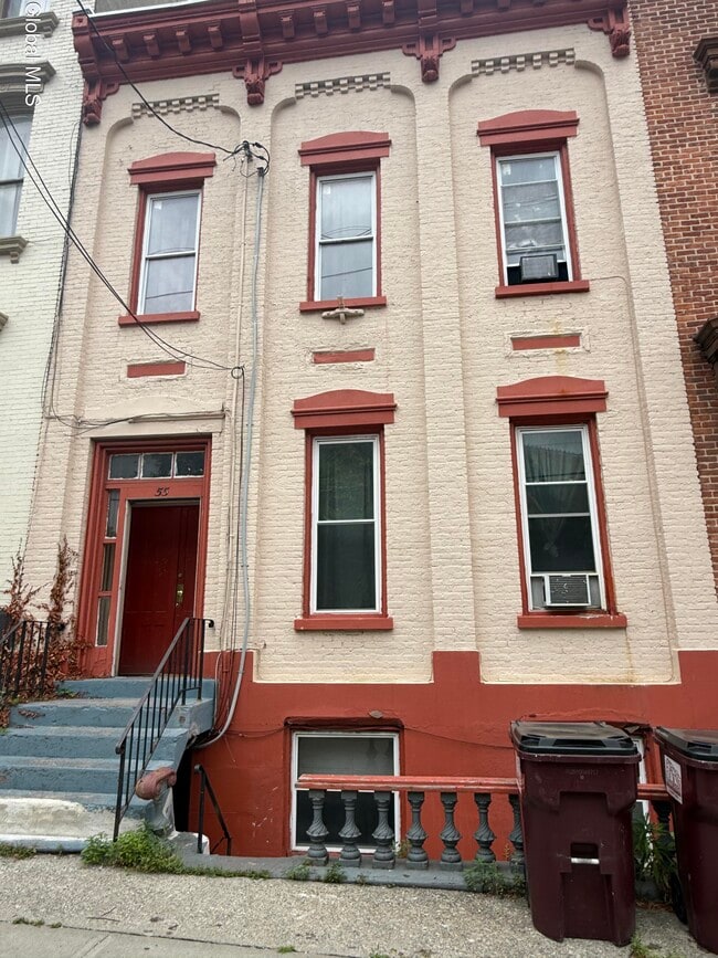 Building Photo - 55 Ten Broeck St Unit Graden A Rental
