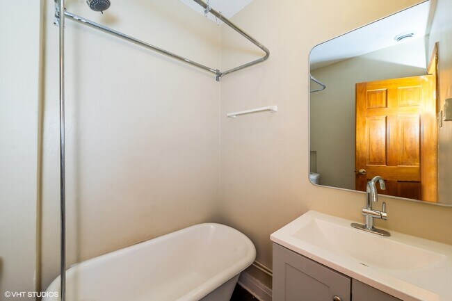 Photo - 4740 S Prairie Ave Unit 3