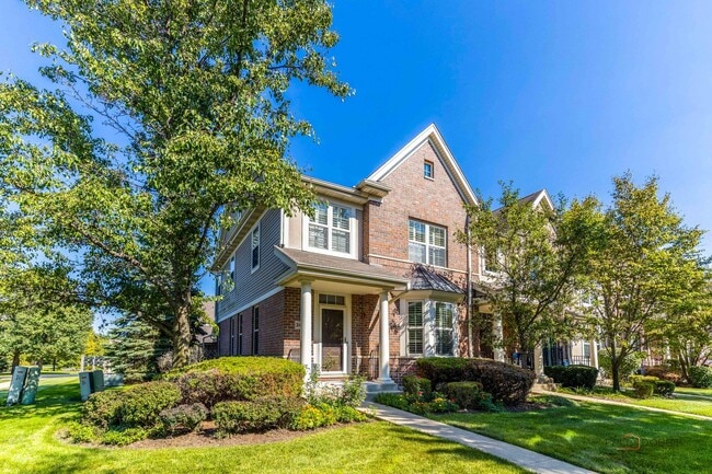 2498 Waterbury Ln