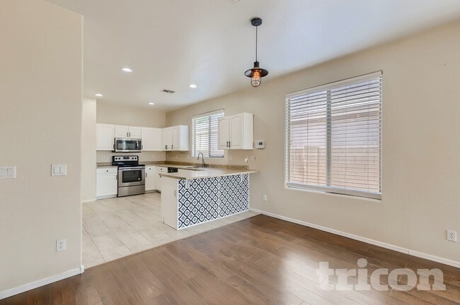 Photo - 6608 S 45th Ln
