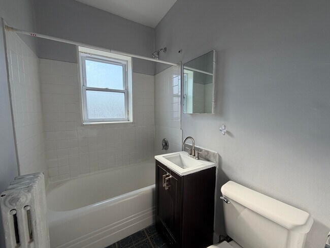 Photo - 6960 N Ashland Blvd Unit 409