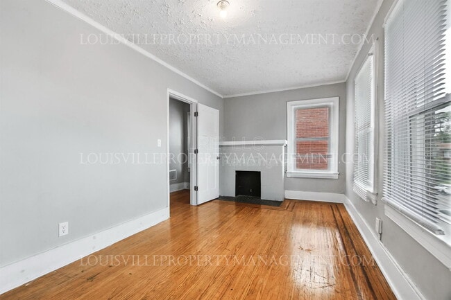 Photo - 664 Lindell Ave