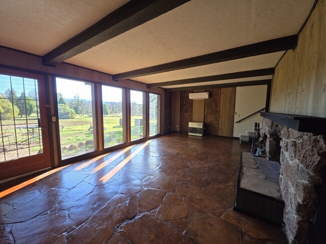 Photo - 5040 Wilson Hill Rd