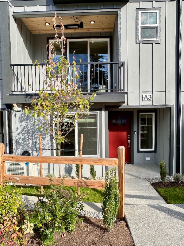 Building Photo - 15423 Admiralty Way