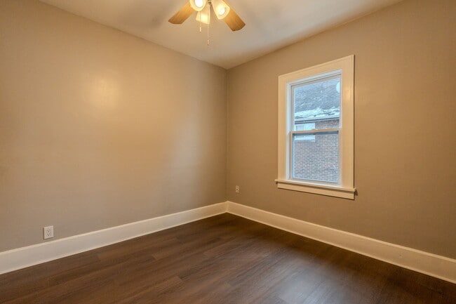 Photo - 3394-3396 W 54th St Unidad 3394 W 54th Street (Up)