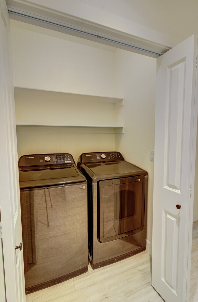 Photo - 1221 East Emma Drive Unidad 112