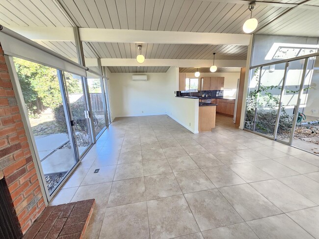 Photo - 4100 Wilson Ln