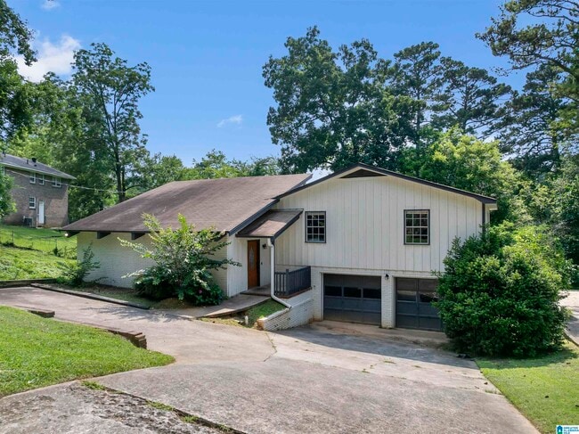 Building Photo - 1304 Monterey Dr