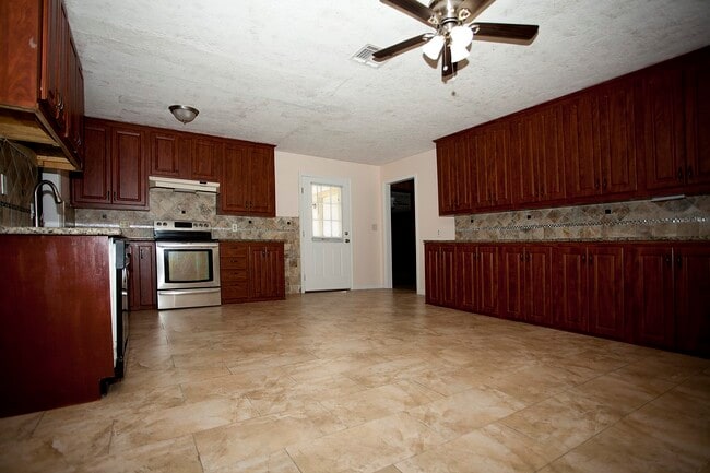 Photo - 938 Shawnee St