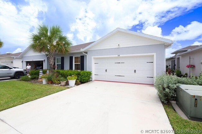 Photo - 818 Persimmon Pl