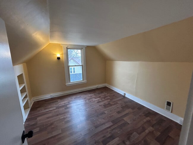 Photo - 9 W Walnut St