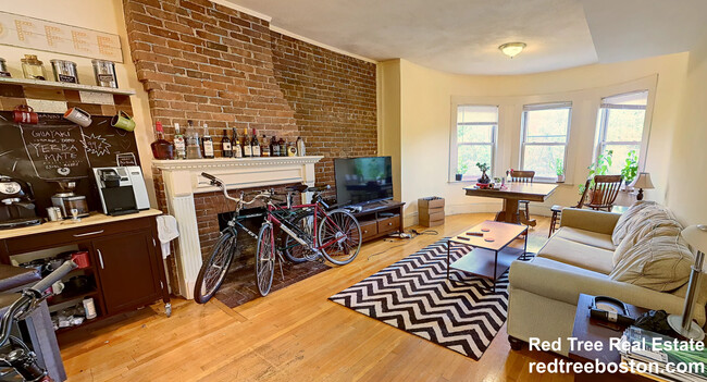 Photo - 1402 Beacon St Apartments Unit 3