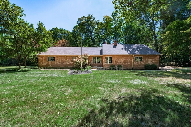Building Photo - 5293 Ashford Rd Rental
