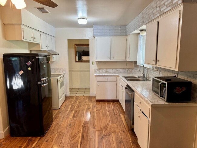 Photo - 3 Bedroom / 2 Bath House in East North Merced