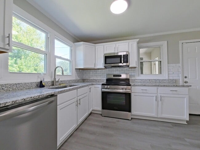 Photo - 215 Fairview St