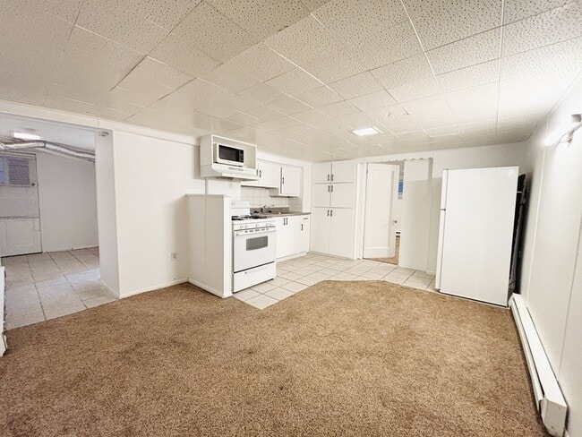 Building Photo - 925 Wilson Ave S