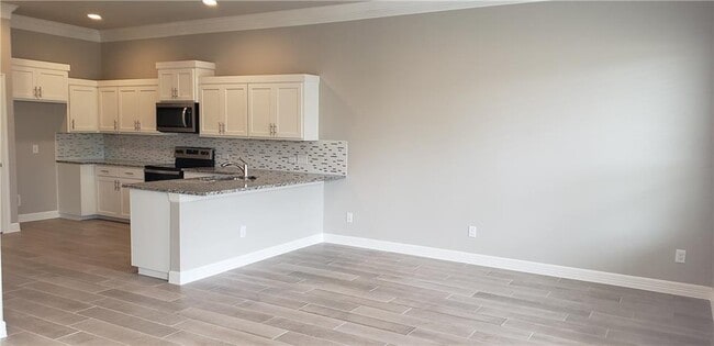 Photo - 100 Everett Ct