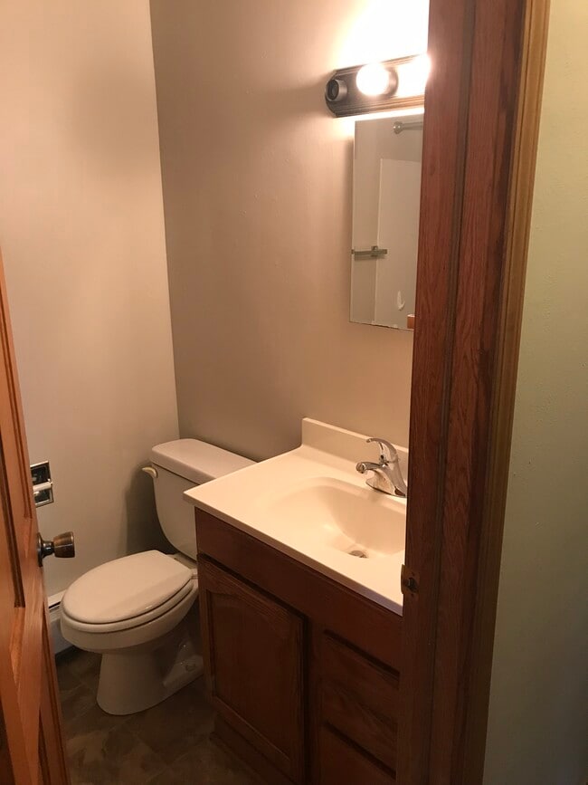 Baño - 1035 N Bristol St Unidad #4