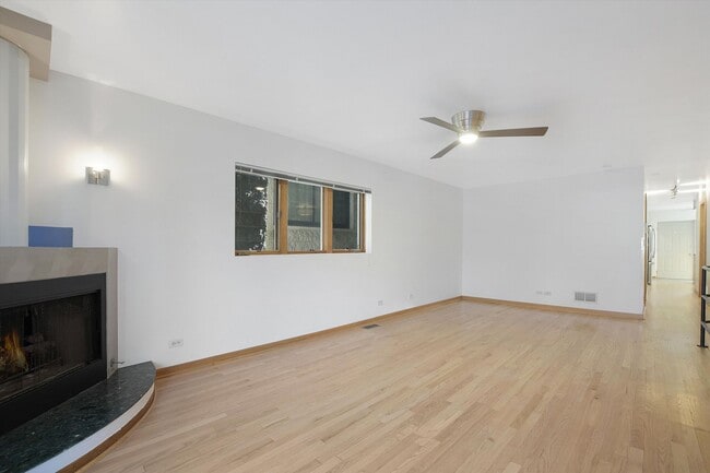 Photo - 4b3b Duplex Living in The Heart of Wicker Park Unit Apt 1