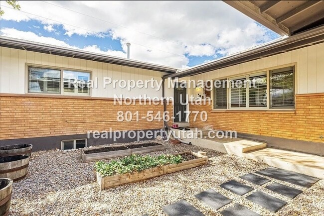 Building Photo - 6075 S 2125 W