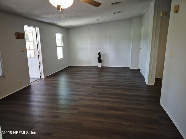 Photo - 103 Posey Ln