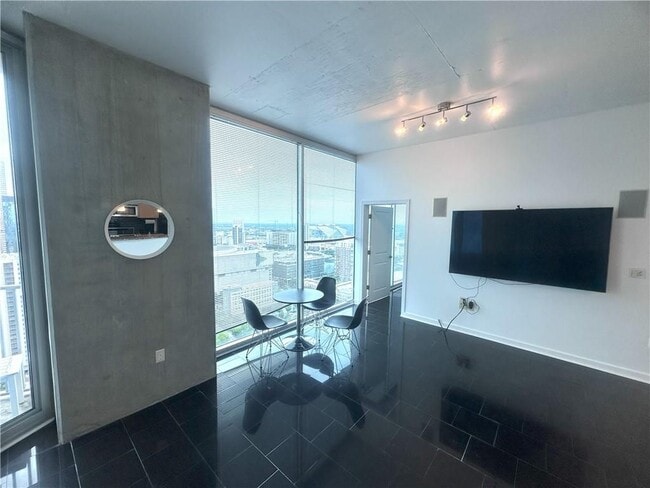 400 W Peachtree St NW Unit 3511