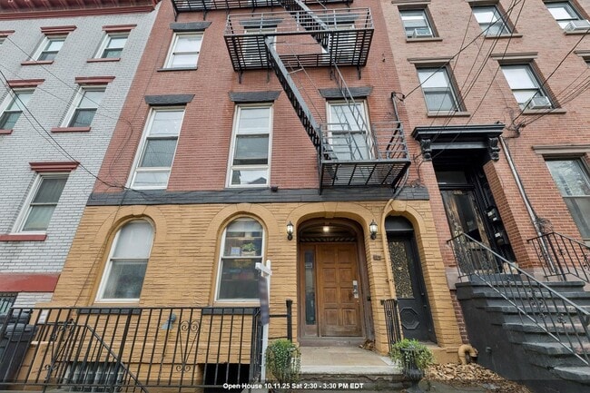 Photo - 243 Montgomery St Unit 4