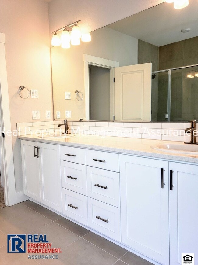 Photo - Spacious 3BR/2.5BA in Desirable River Terrace Community!