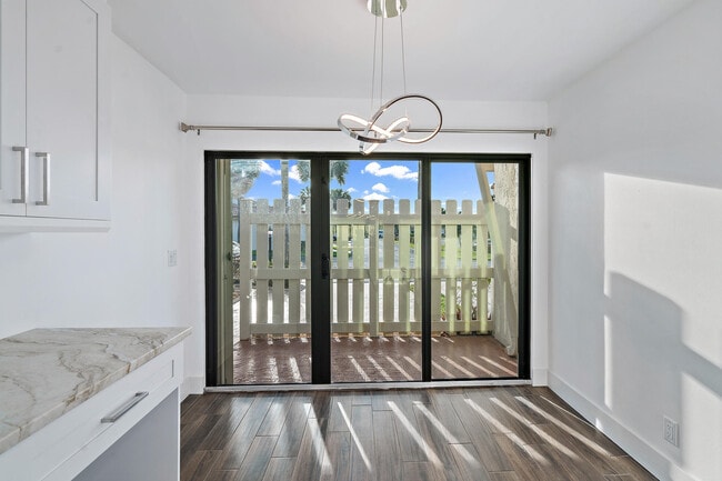 Photo - 131 Palm Ave